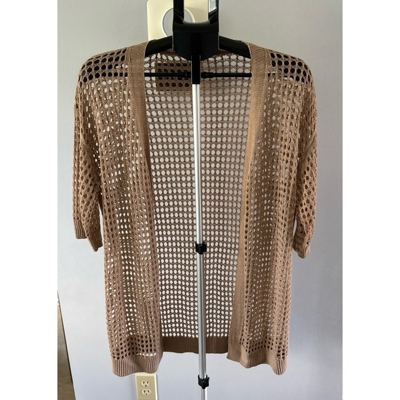 Sweaters - Women's‎ Tan Woven Short Sleeve Cardigan Size Small